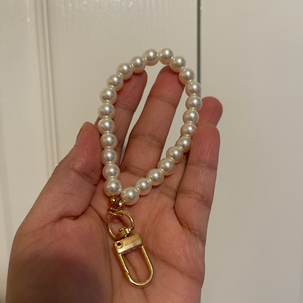 New Pearls Bag Charm and Keychain - Picture 3 of 3